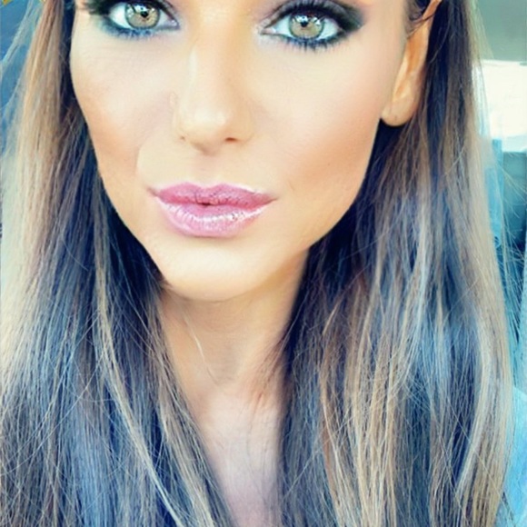 BOOKMARK my closet!!! Like this Listing for Notifications @squirrelresale 🐿🐿🐿 - Picture 7 of 16